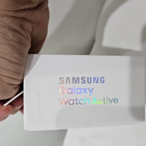 Watch - Picture 2 of 9